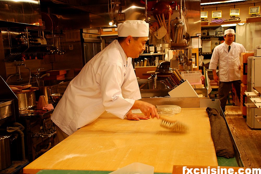Making soba noodles
