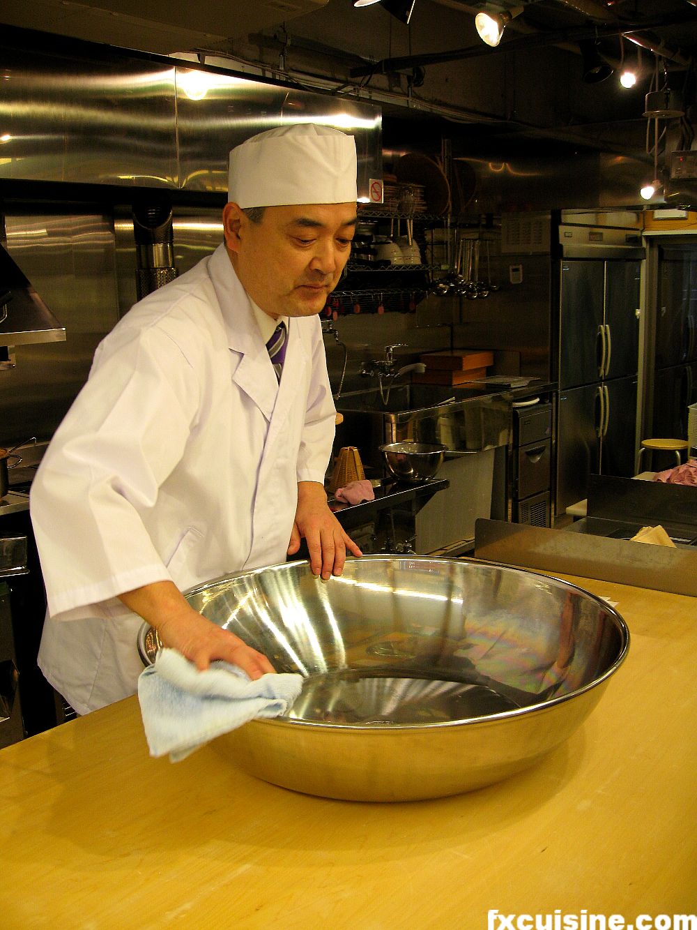 Making soba noodles