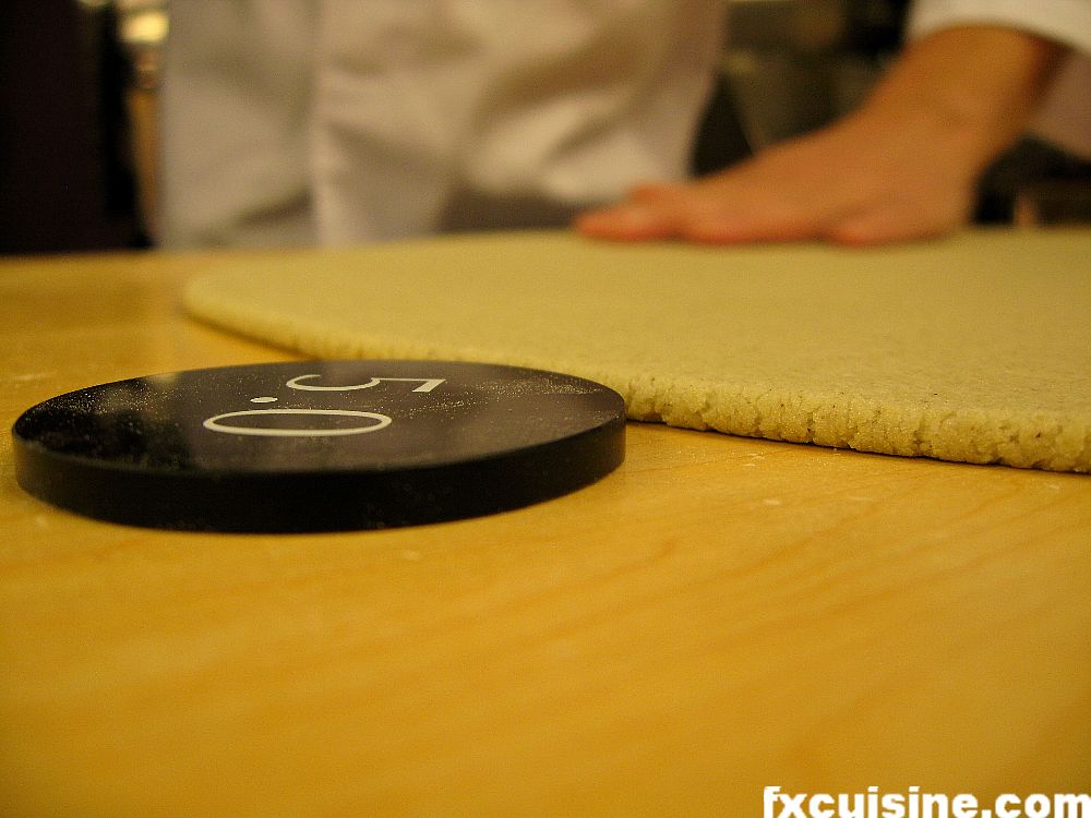 Making soba noodles