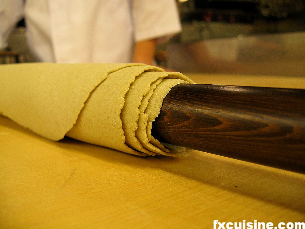 Making soba noodles